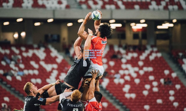 欧足联发布上赛季欧洲足坛上座报告，老特拉福德再度称雄，伯纳乌圣西罗紧随其后