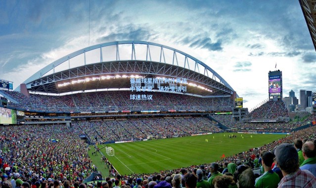 曼城球星格拉利什再访中餐挚爱，场外生活引球迷热议